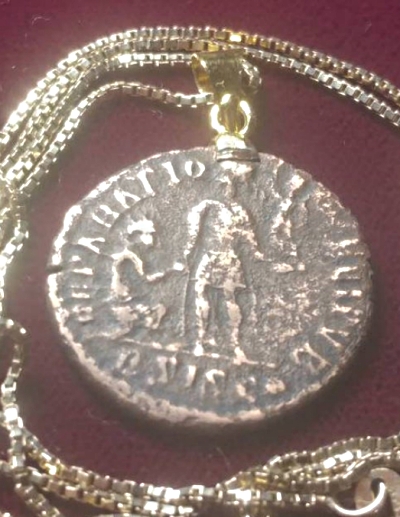 You can find this coin pendant for sale on Pendant and Ringby following this link: https://www.etsy.com/listing/754790287/ 